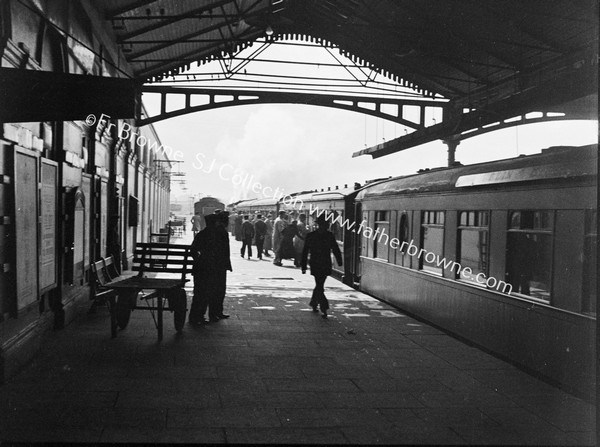 PLATFORM CROWDS LONDON ?